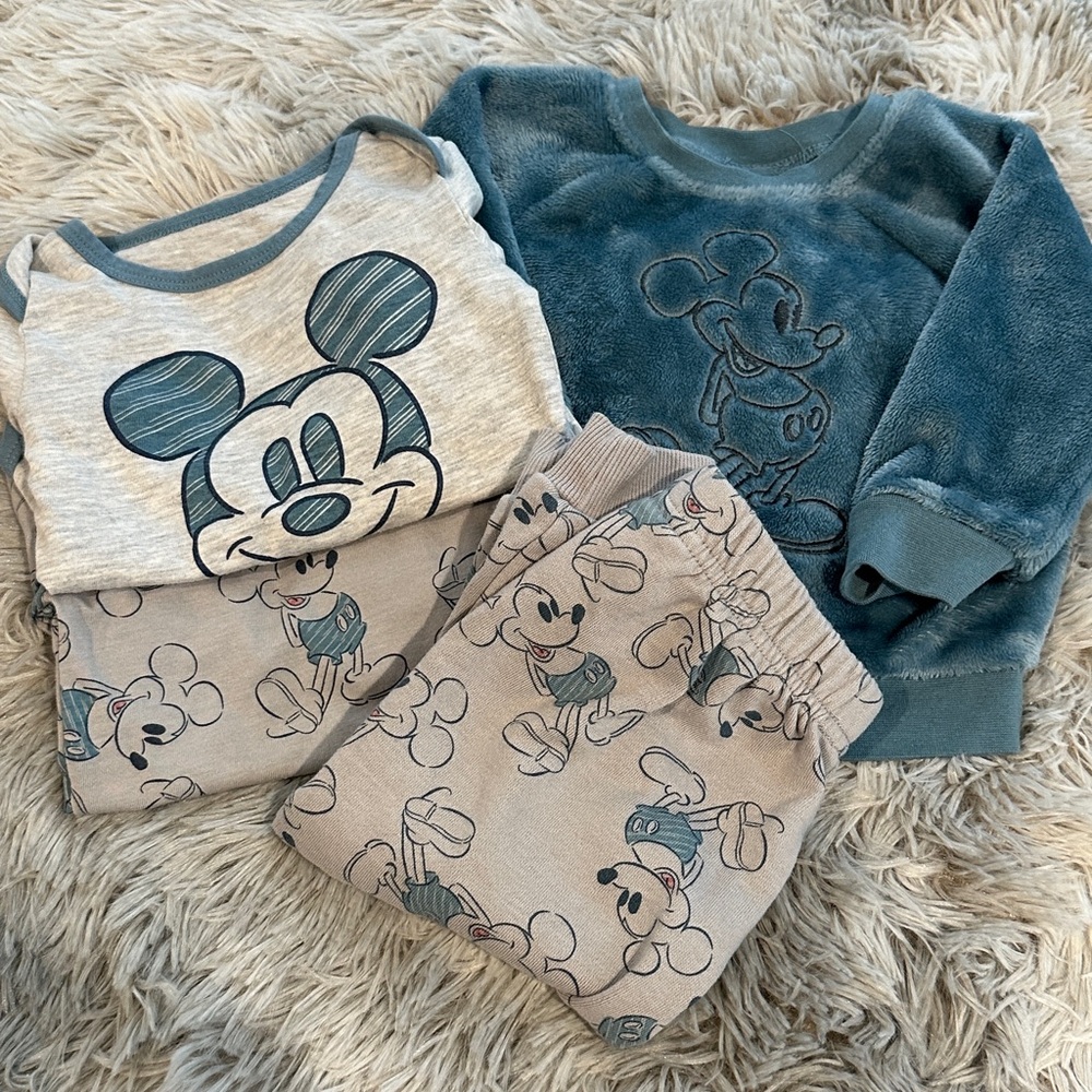 NWOT Mickey Mouse Baby Outfit Set